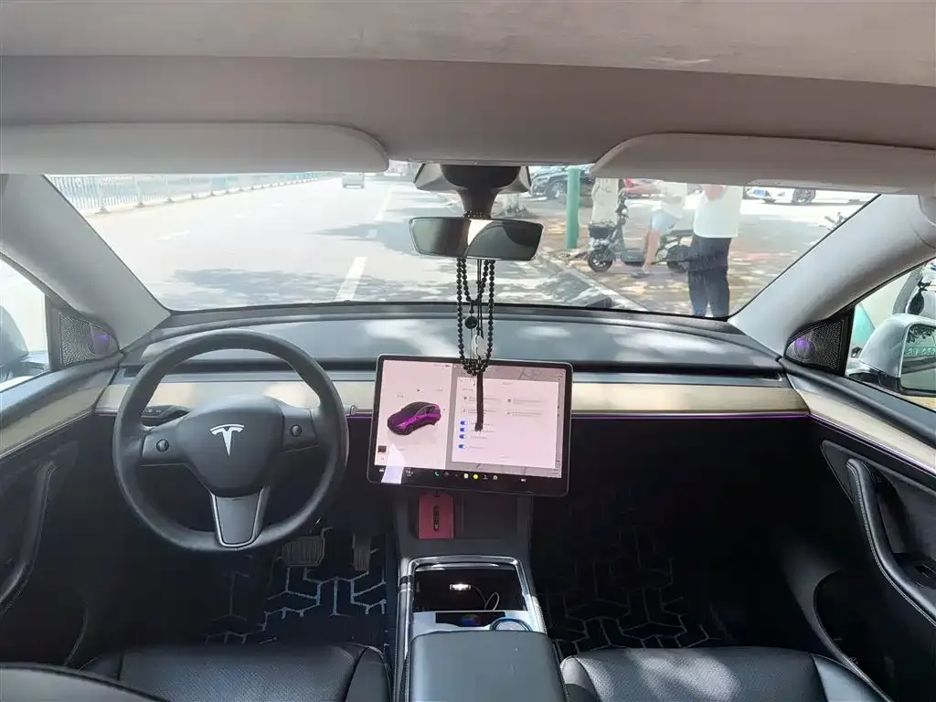 Tesla Model Y — фото 6