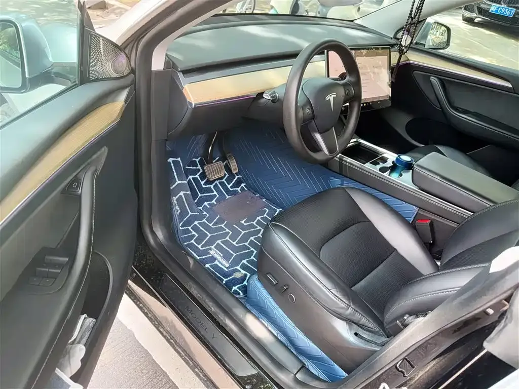 Tesla Model Y — фото 4