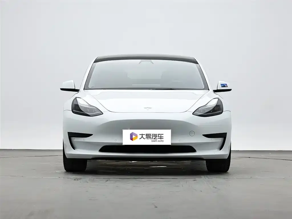 Tesla Model 3 — фото 8