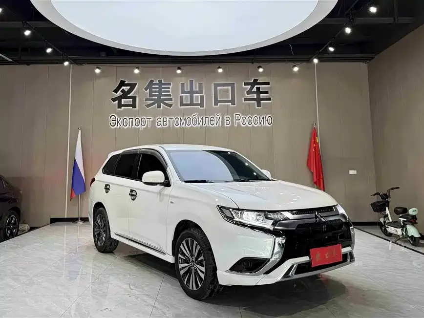 Mitsubishi Outlander — фото 4