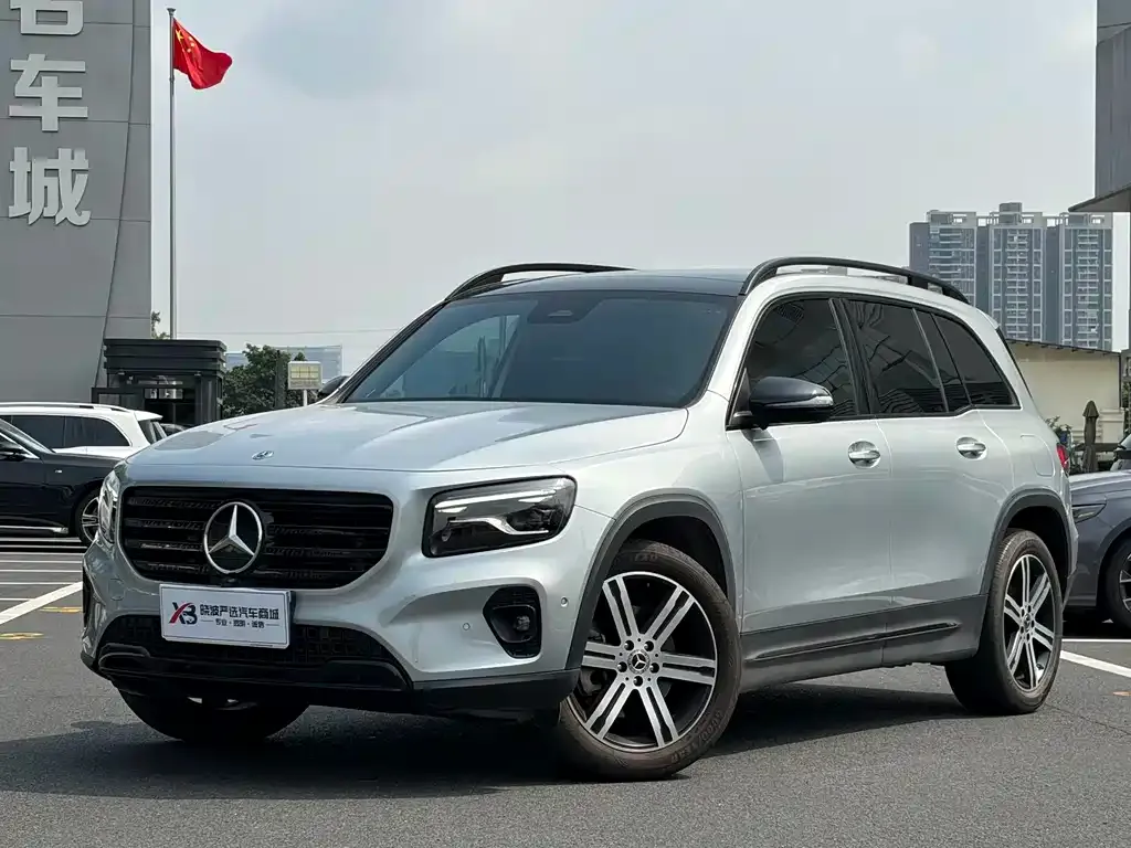 Mercedes-Benz GLB — фото 1