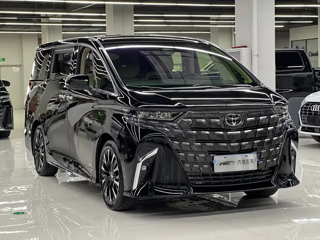 Toyota Alphard — фото 7