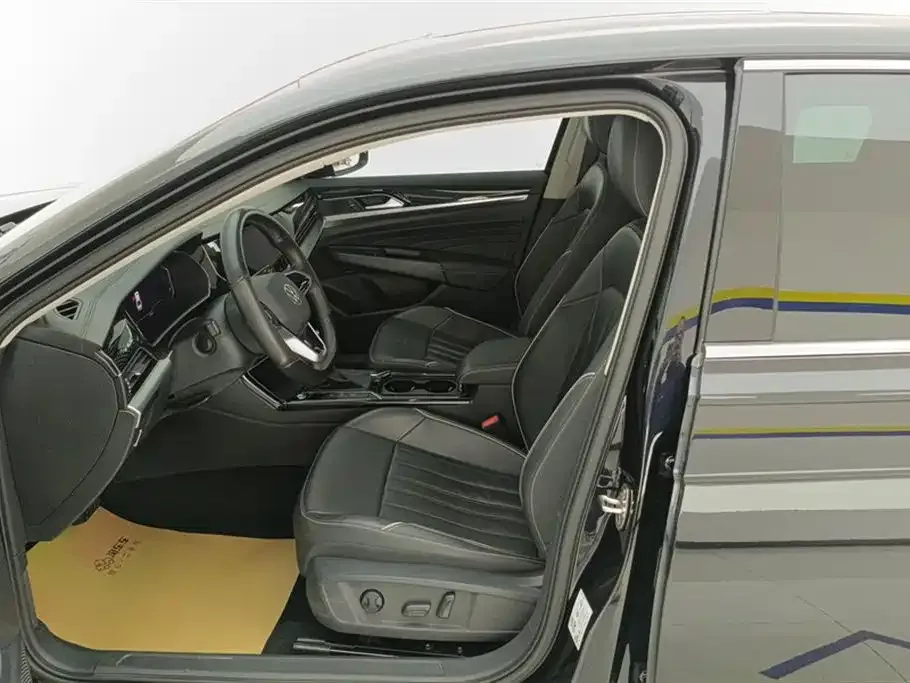 Volkswagen Passat 2023 из CN, фото 8