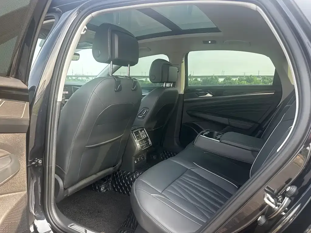 Volkswagen Passat — фото 6