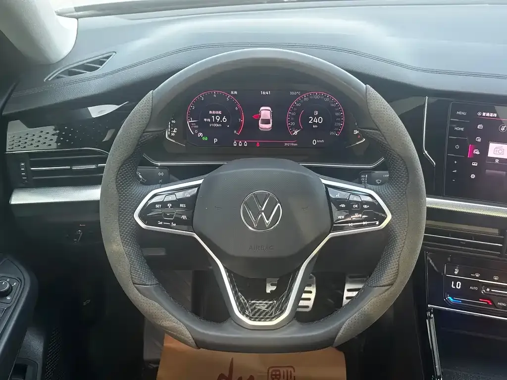 Volkswagen Passat — фото 9