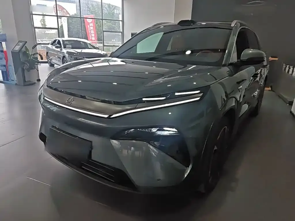 BYD Tang L — фото 1