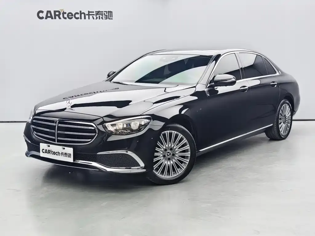 Mercedes-Benz E-Class — фото 1