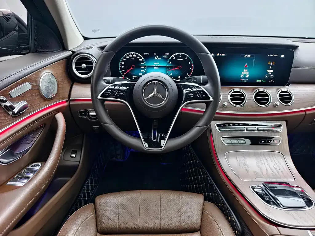 Mercedes-Benz E-Class — фото 5
