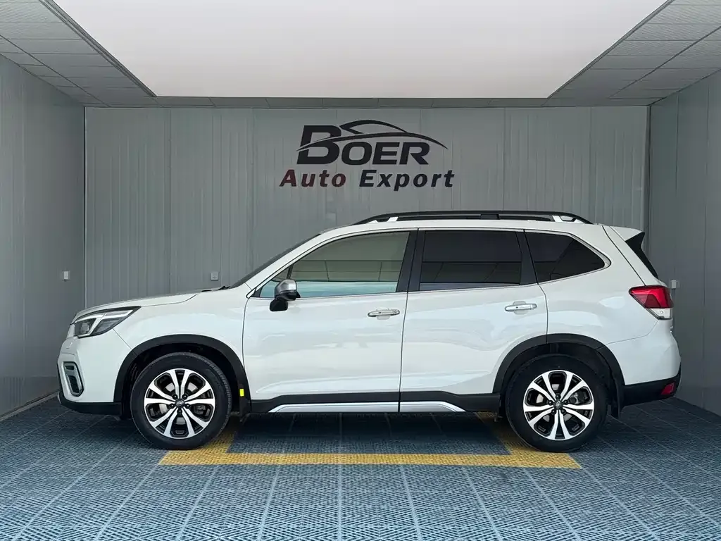 Subaru Forester — фото 9