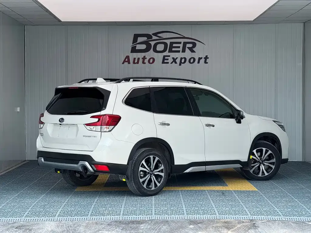 Subaru Forester — фото 4