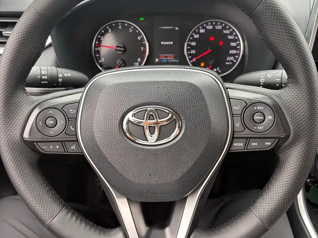 Toyota Wildlander — фото 10