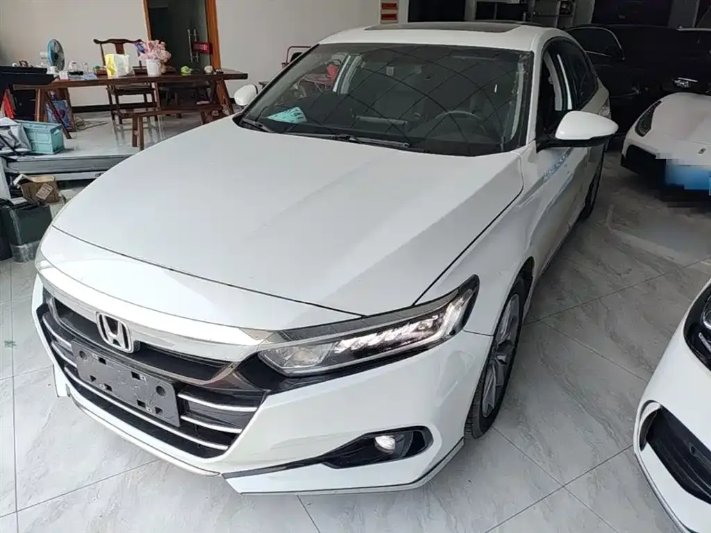 Honda Accord — фото 1