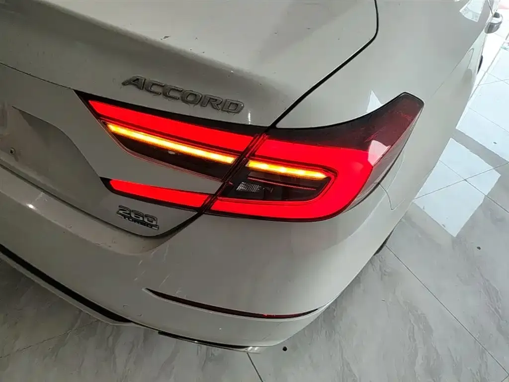 Honda Accord — фото 2