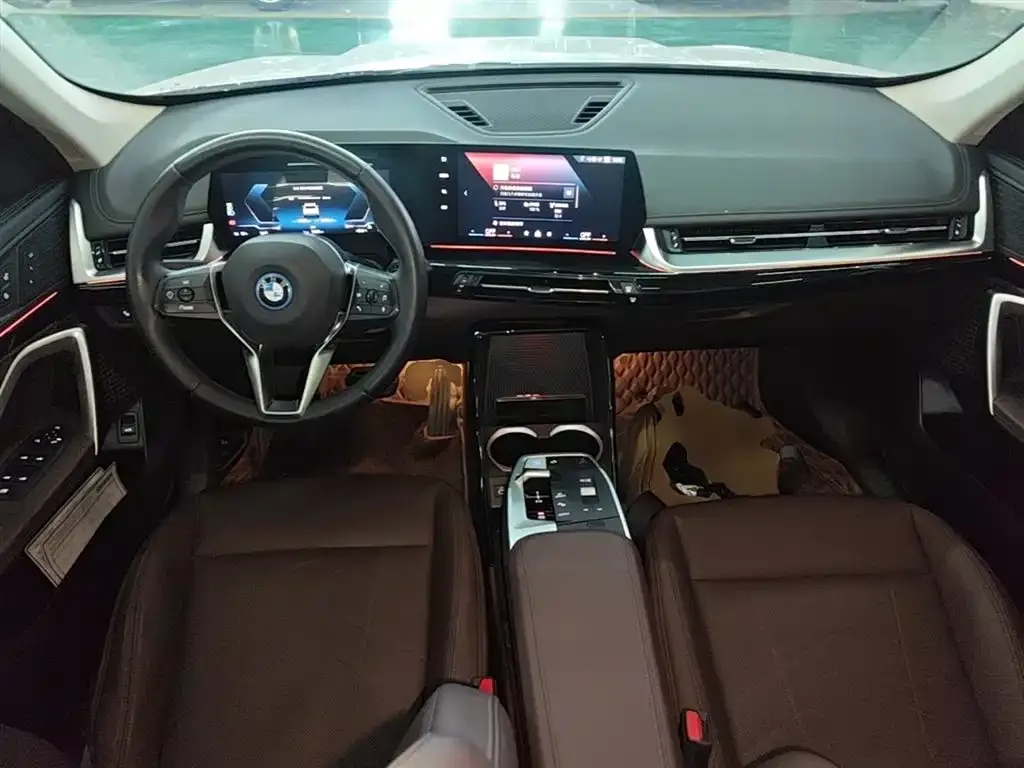 BMW iX1 2024 из CN, фото 8