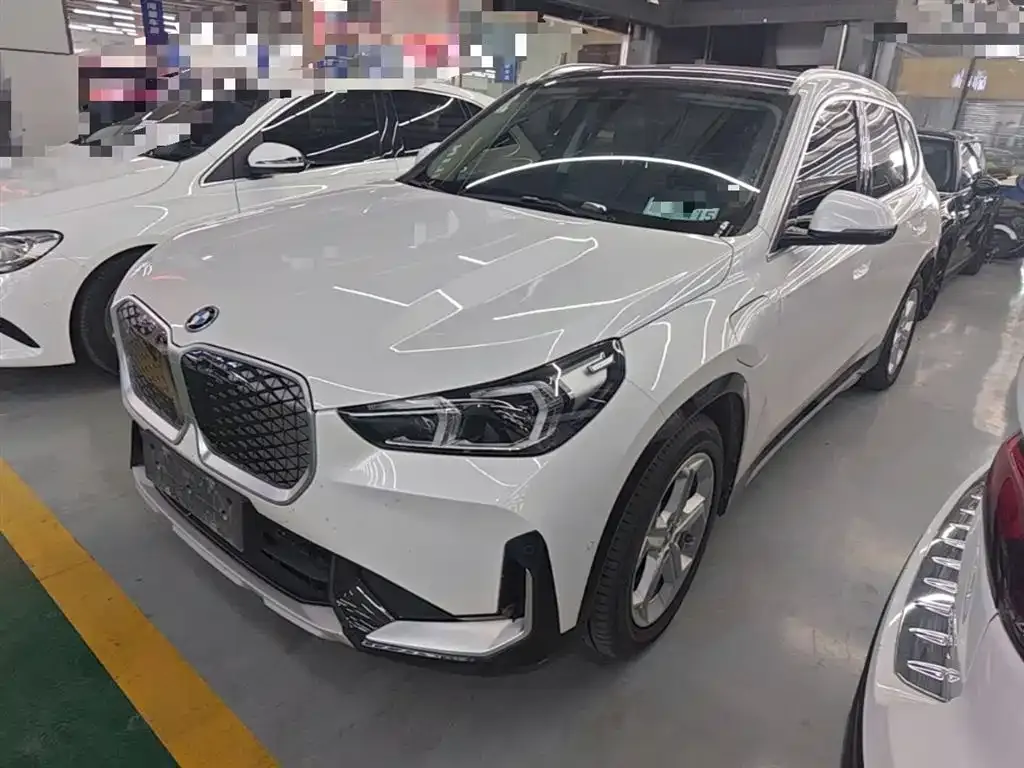 BMW iX1 2024 из CN, фото 2
