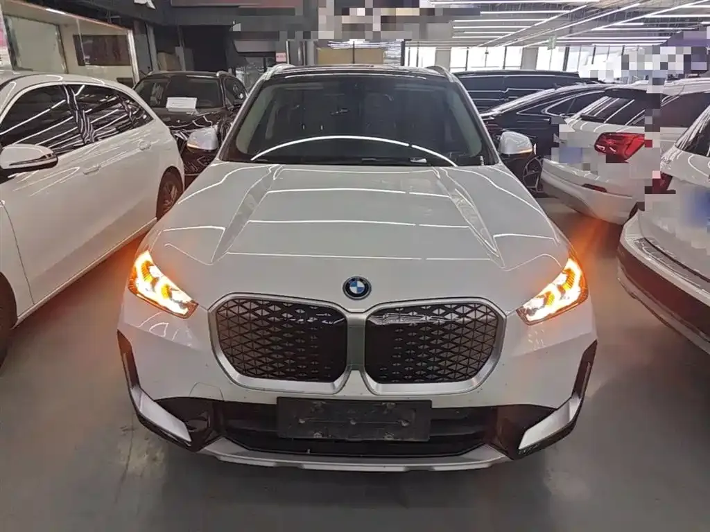 BMW iX1 2024 из CN, фото 5