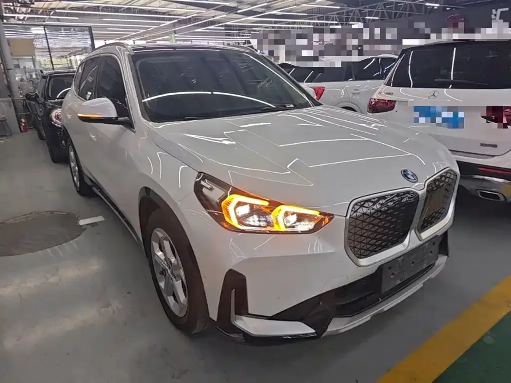 BMW iX1 2024 из CN, фото 3