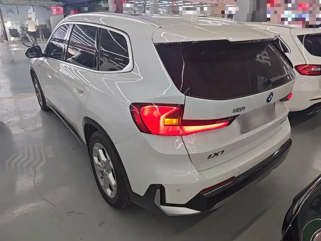 BMW iX1 2024 из CN, фото 6