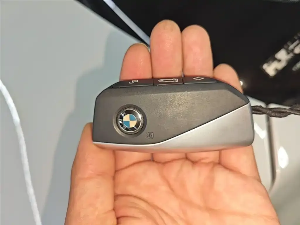 BMW iX1 2024 из CN, фото 10