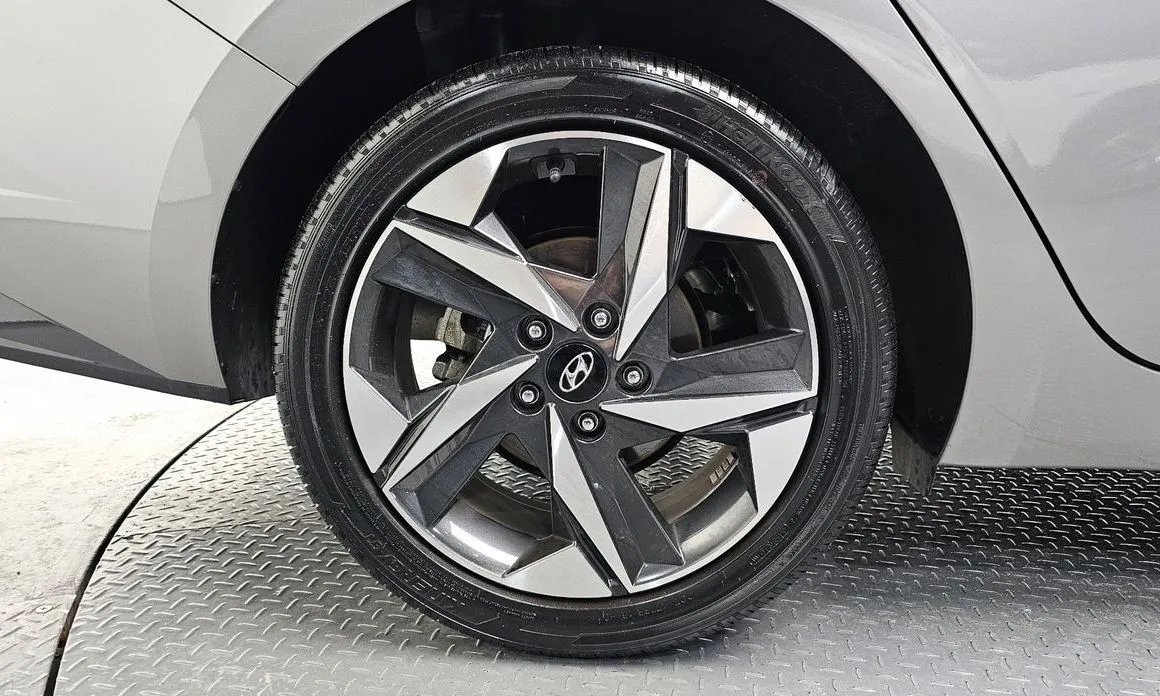Hyundai AVANTE — фото 8