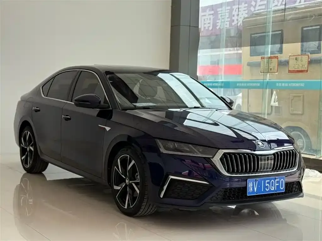 Skoda Octavia — фото 7
