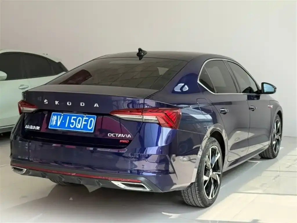 Skoda Octavia — фото 4