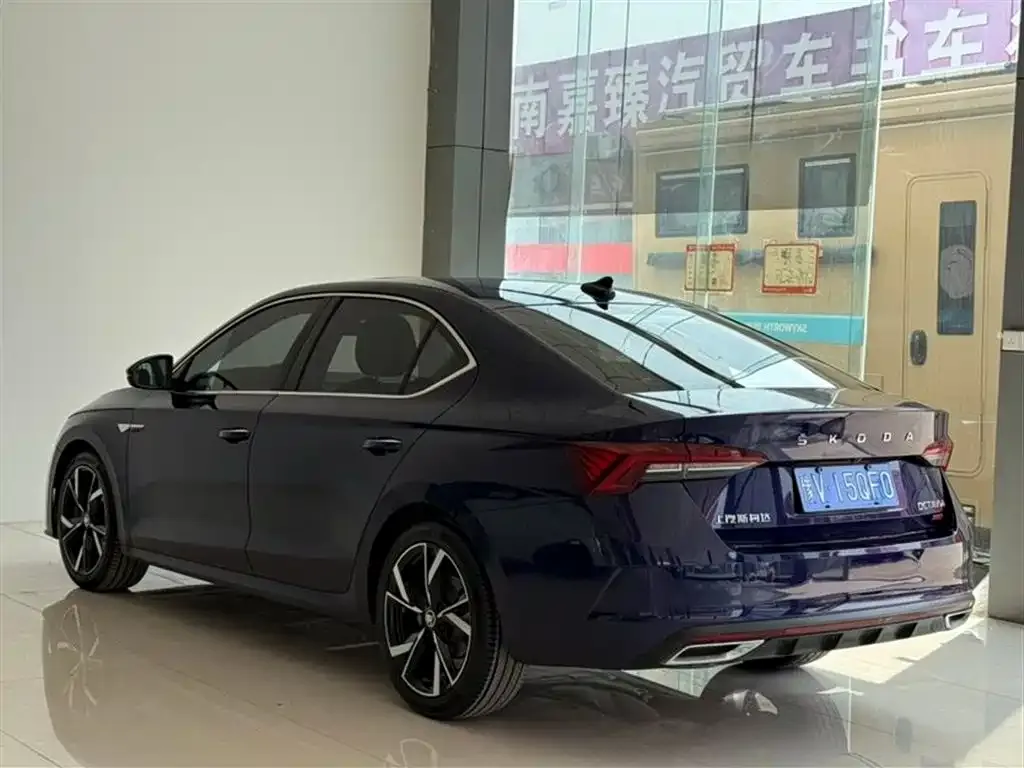 Skoda Octavia — фото 6