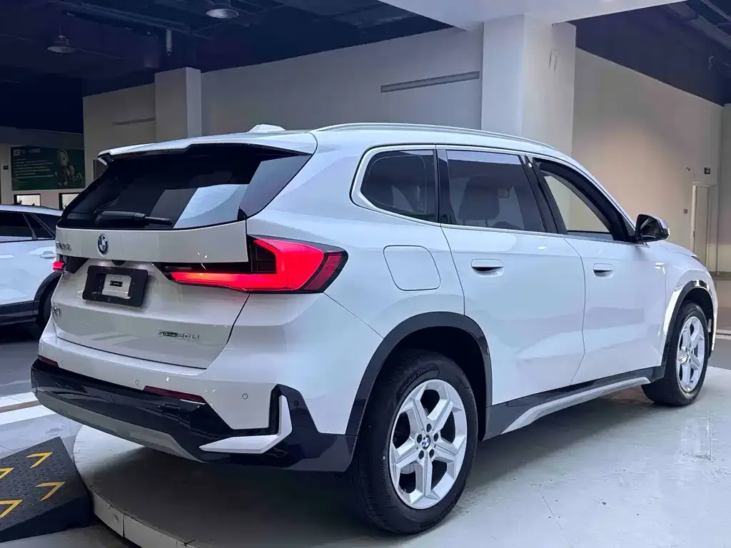 BMW X1 — фото 10