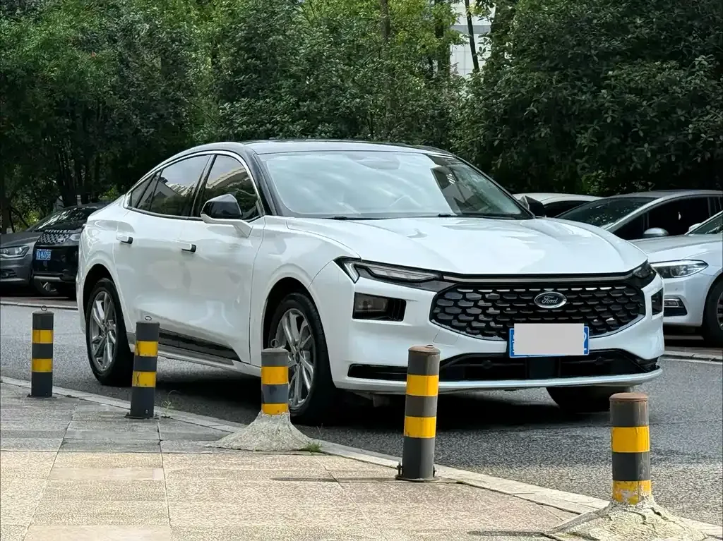 Ford Mondeo 2023 из CN, фото 6