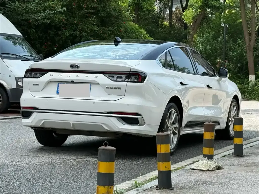Ford Mondeo 2023 из CN, фото 5