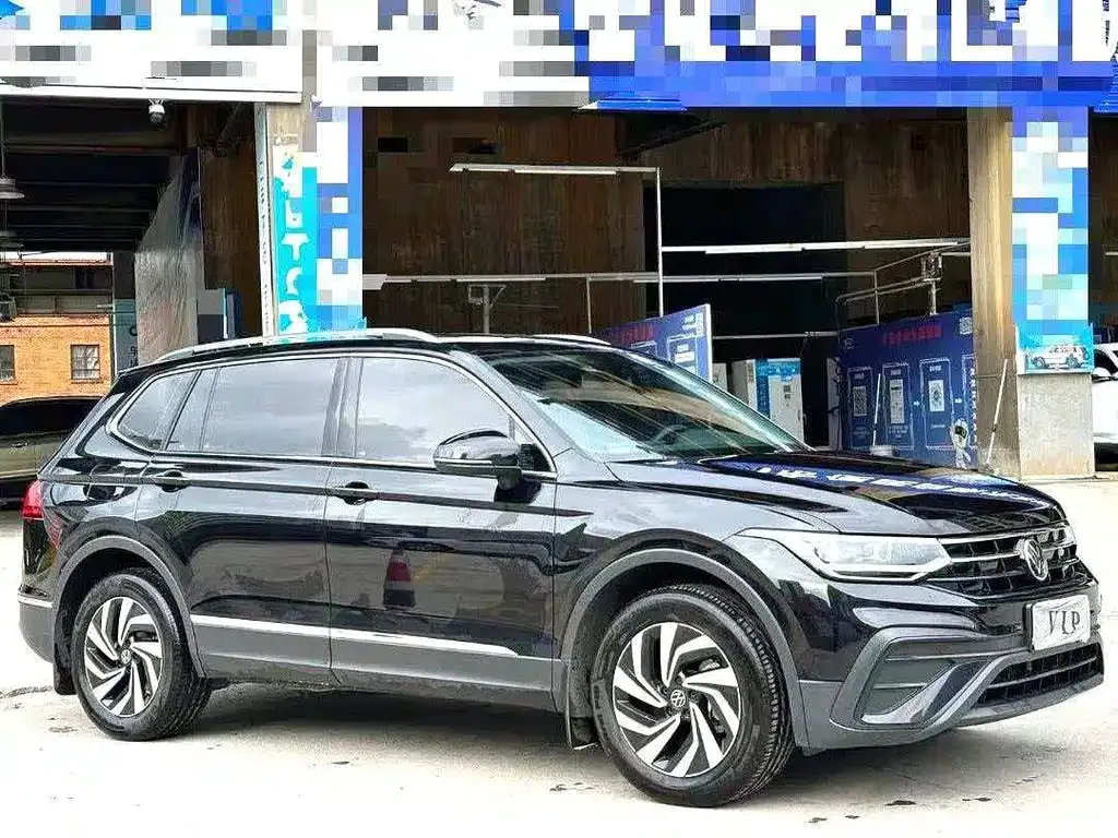 Volkswagen Tiguan L — фото 3