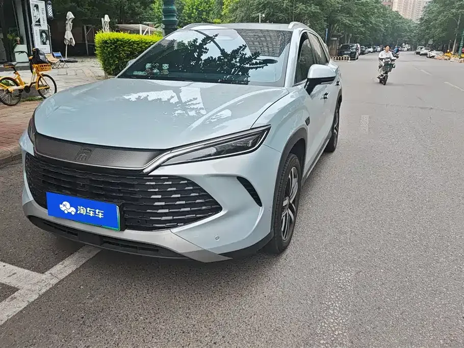 BYD L DM-i — фото 1