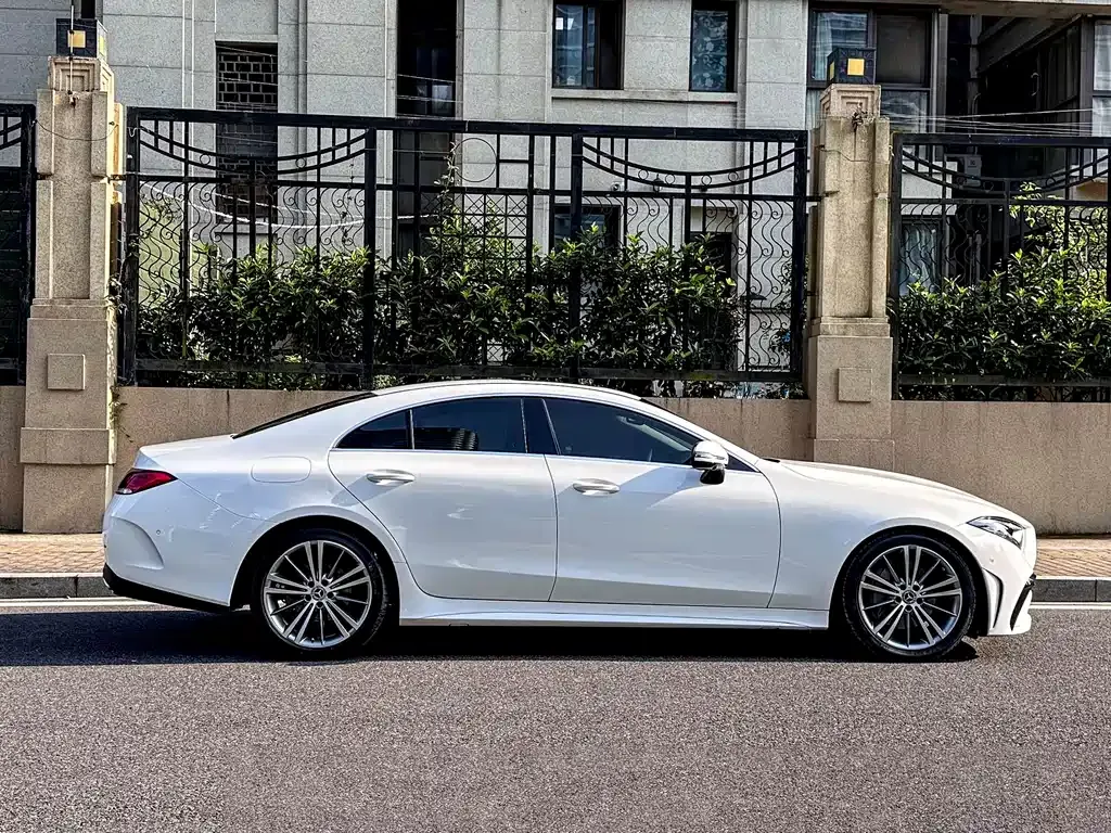 Mercedes-Benz CLS — фото 2