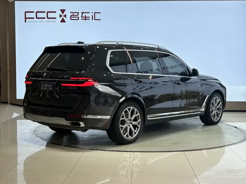 BMW X7 — фото 3