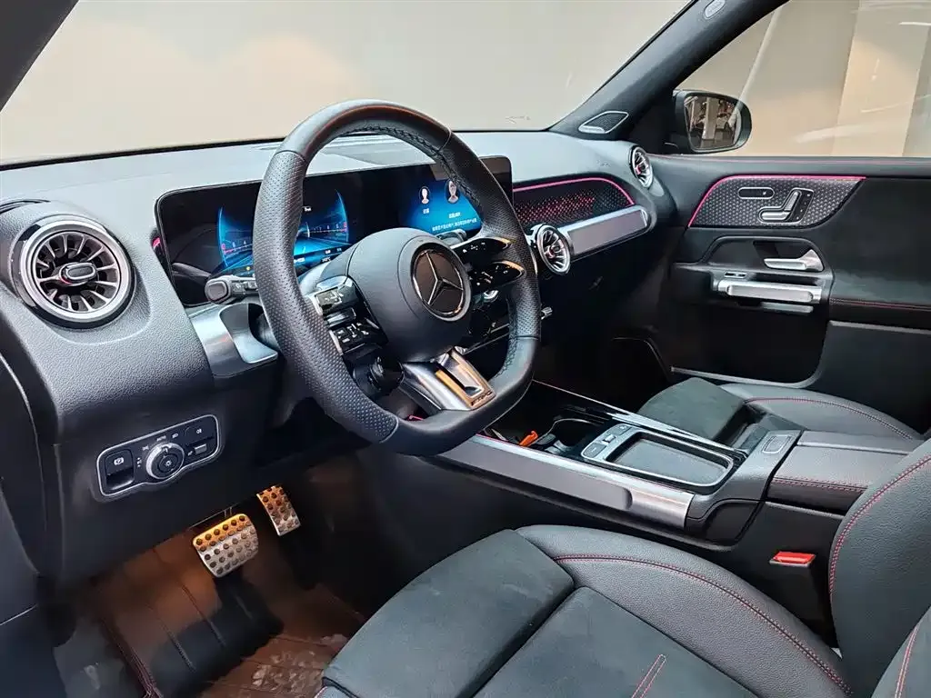 Mercedes-Benz GLB AMG — фото 8