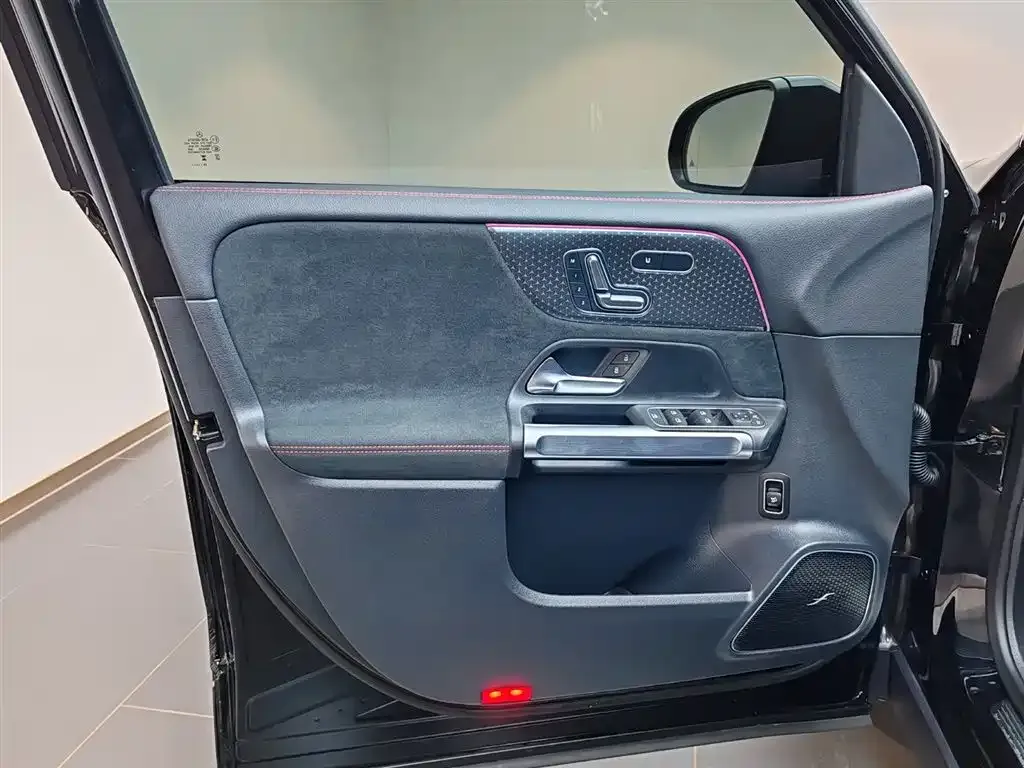 Mercedes-Benz GLB AMG — фото 10