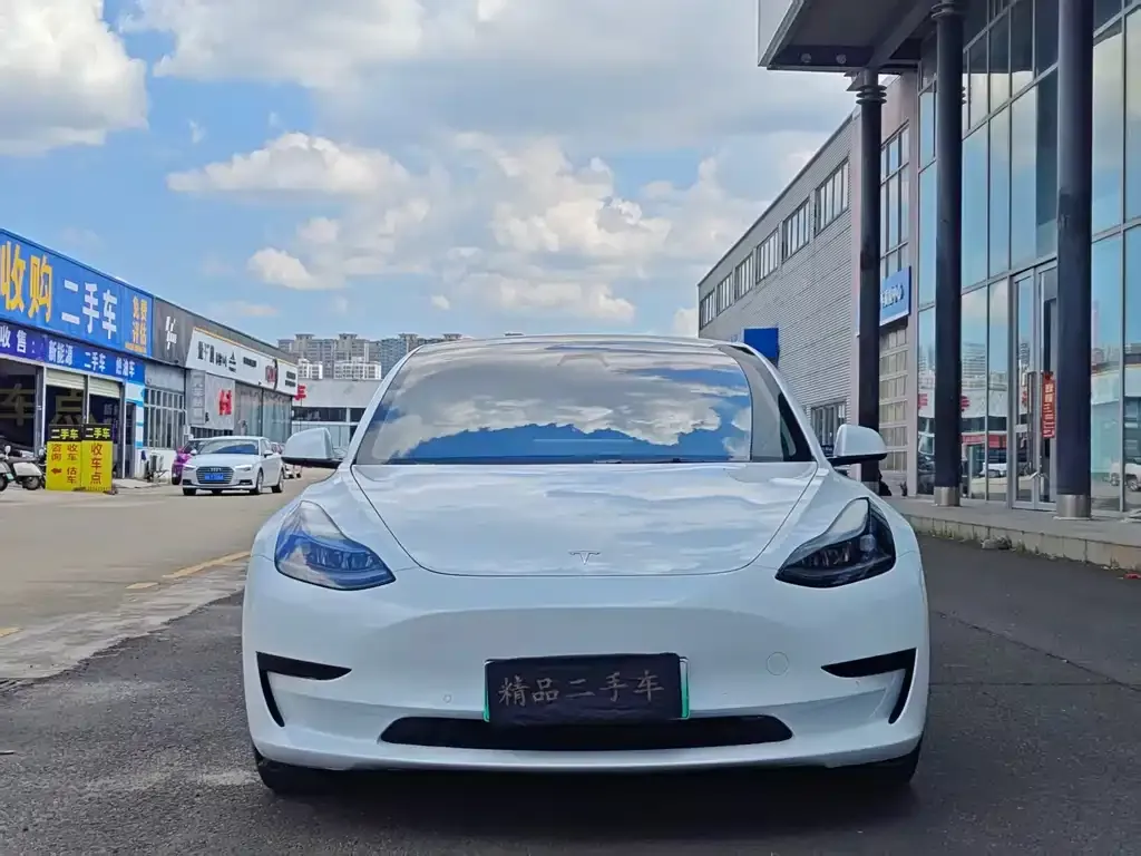 Tesla Model 3 — фото 9