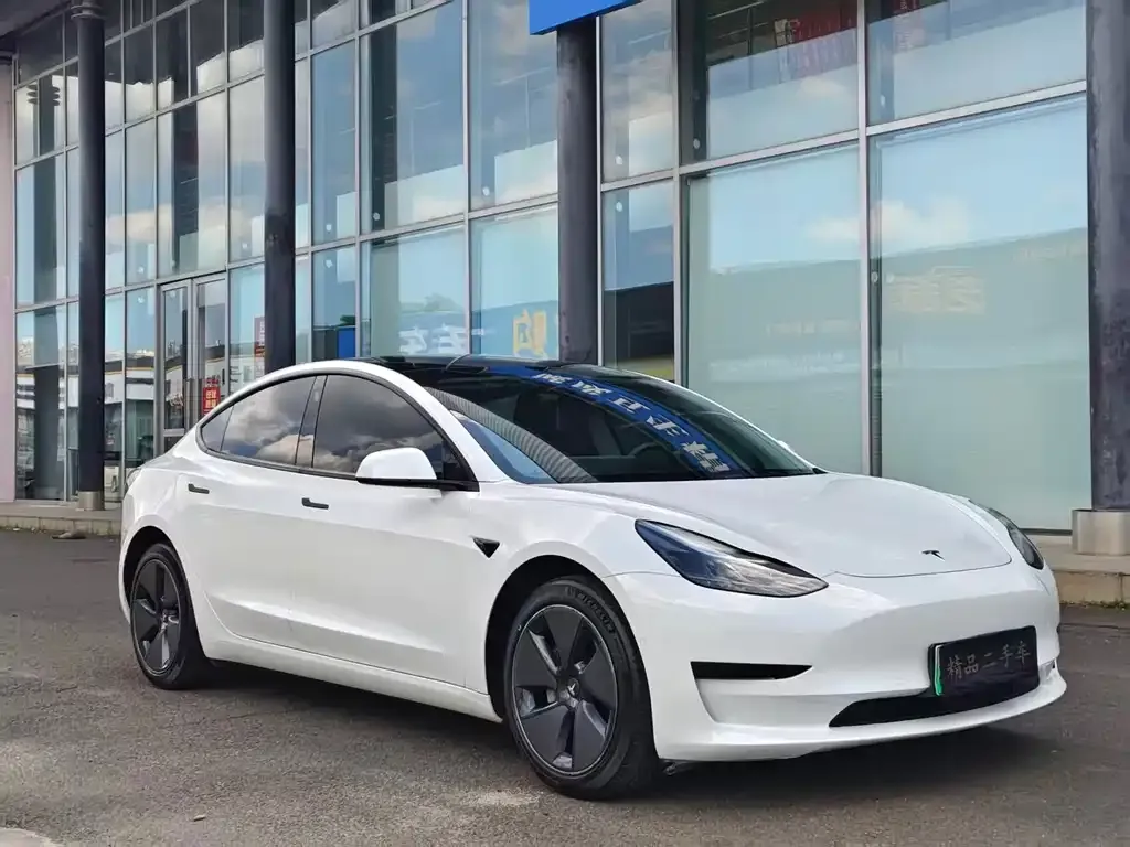 Tesla Model 3 — фото 8