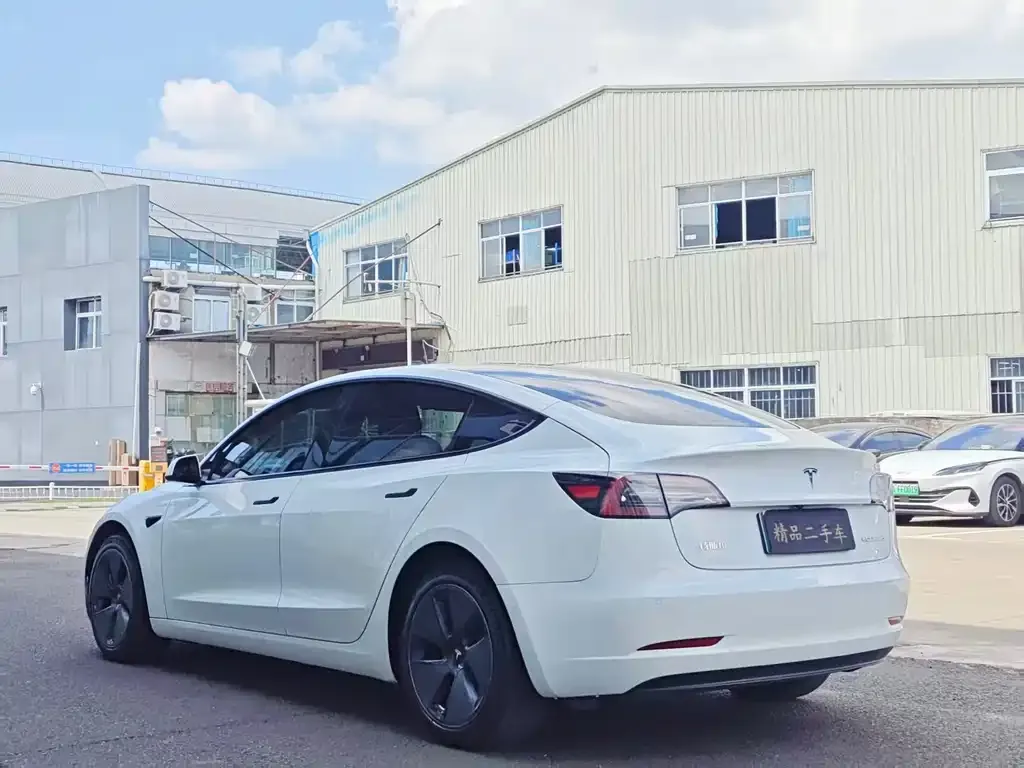 Tesla Model 3 — фото 6