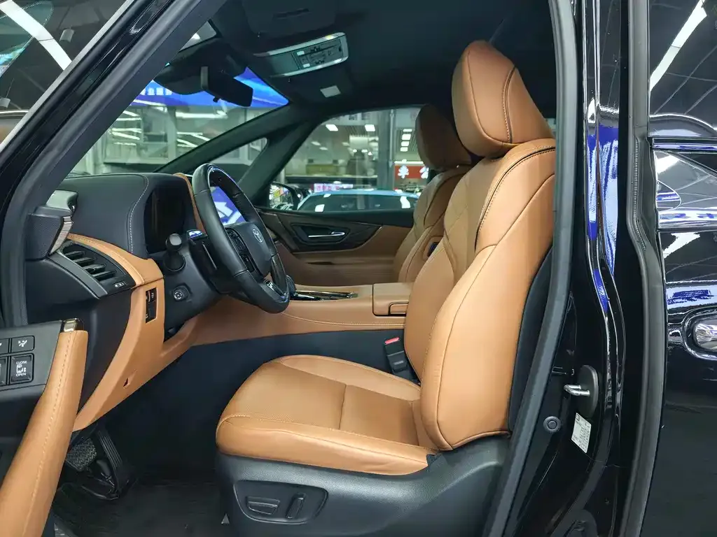 Toyota Alphard — фото 7