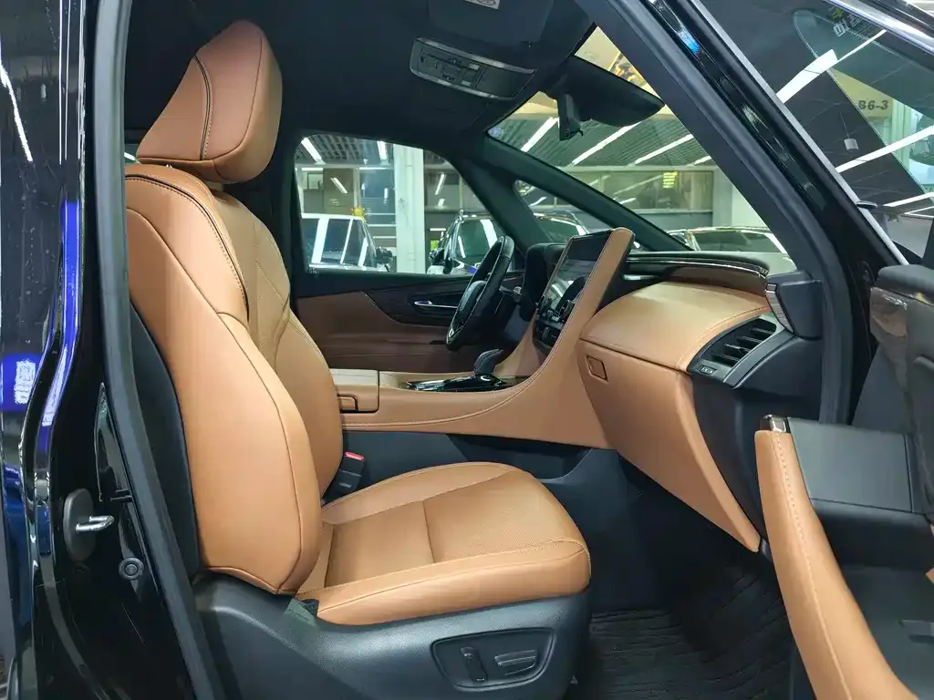 Toyota Alphard — фото 3
