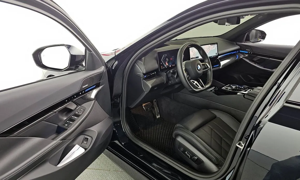 BMW 5-Series 2024 из KR, фото 10