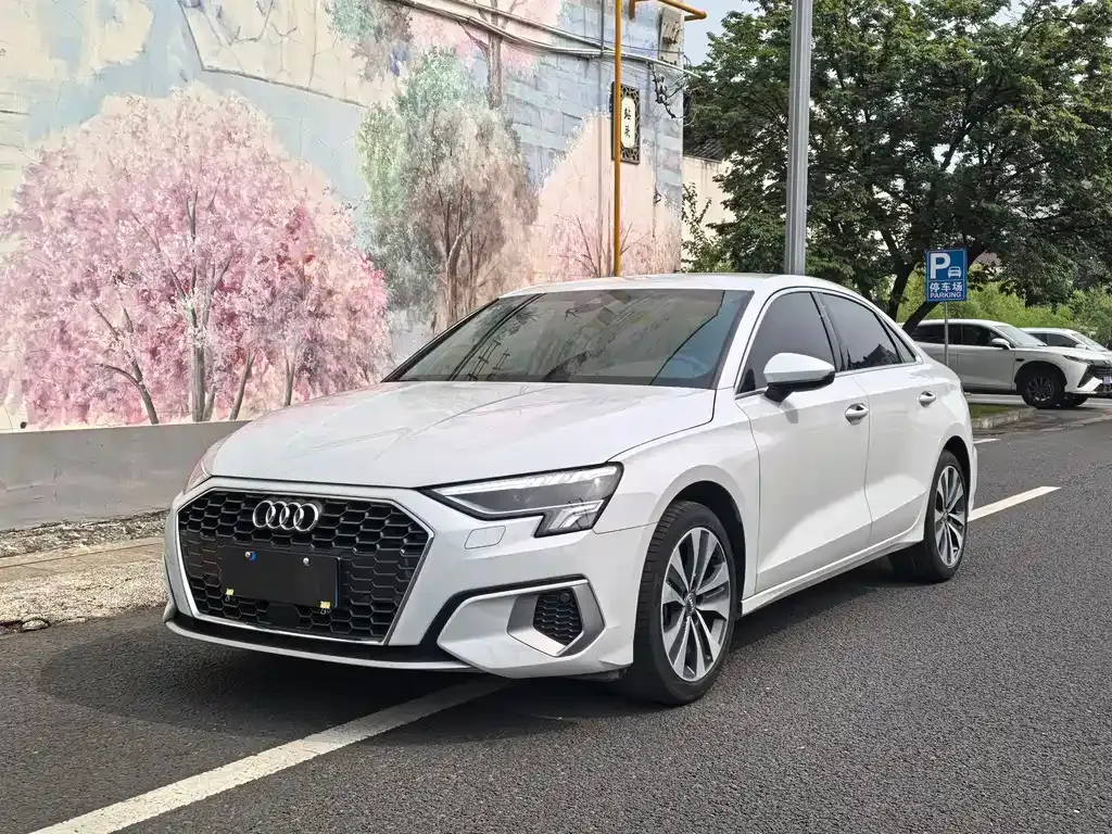 Audi A3 — фото 1