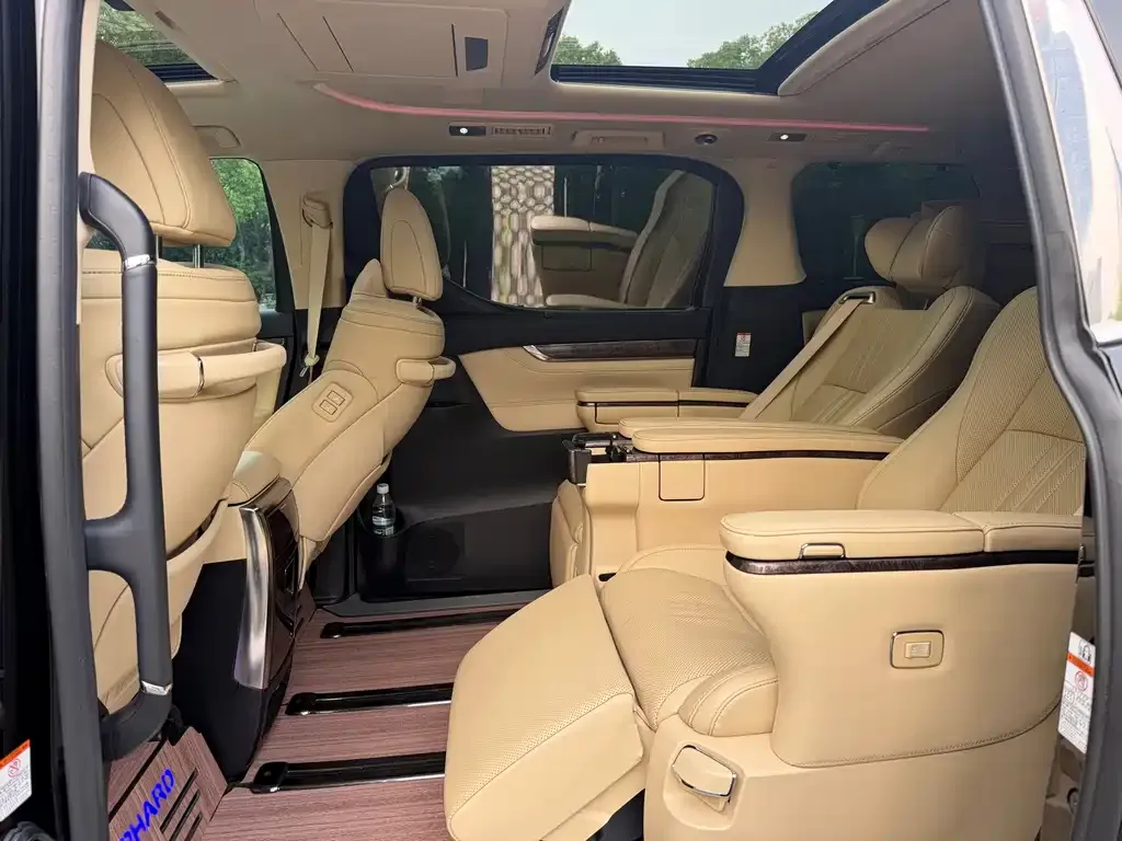 Toyota Alphard 2021 из CN, фото 7