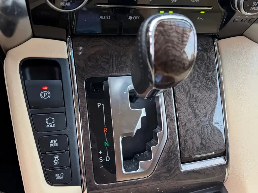 Toyota Alphard 2021 из CN, фото 3