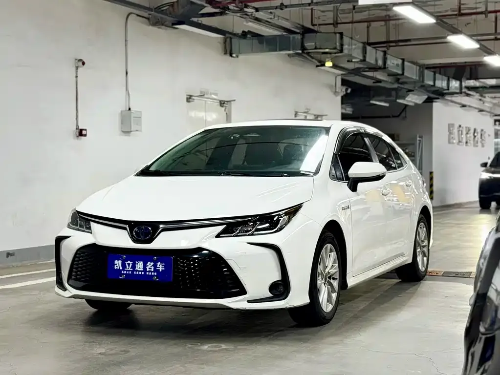 Toyota Corolla — фото 1