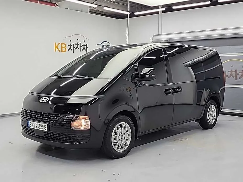 Hyundai Staria