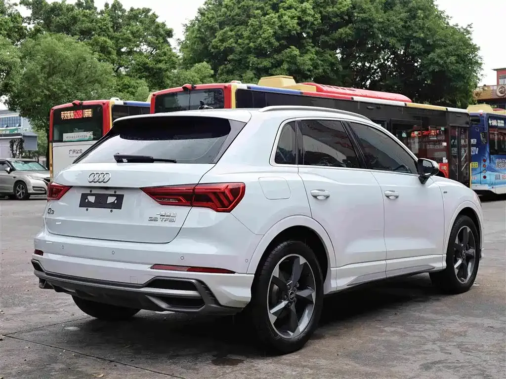 Audi Q3 — фото 9