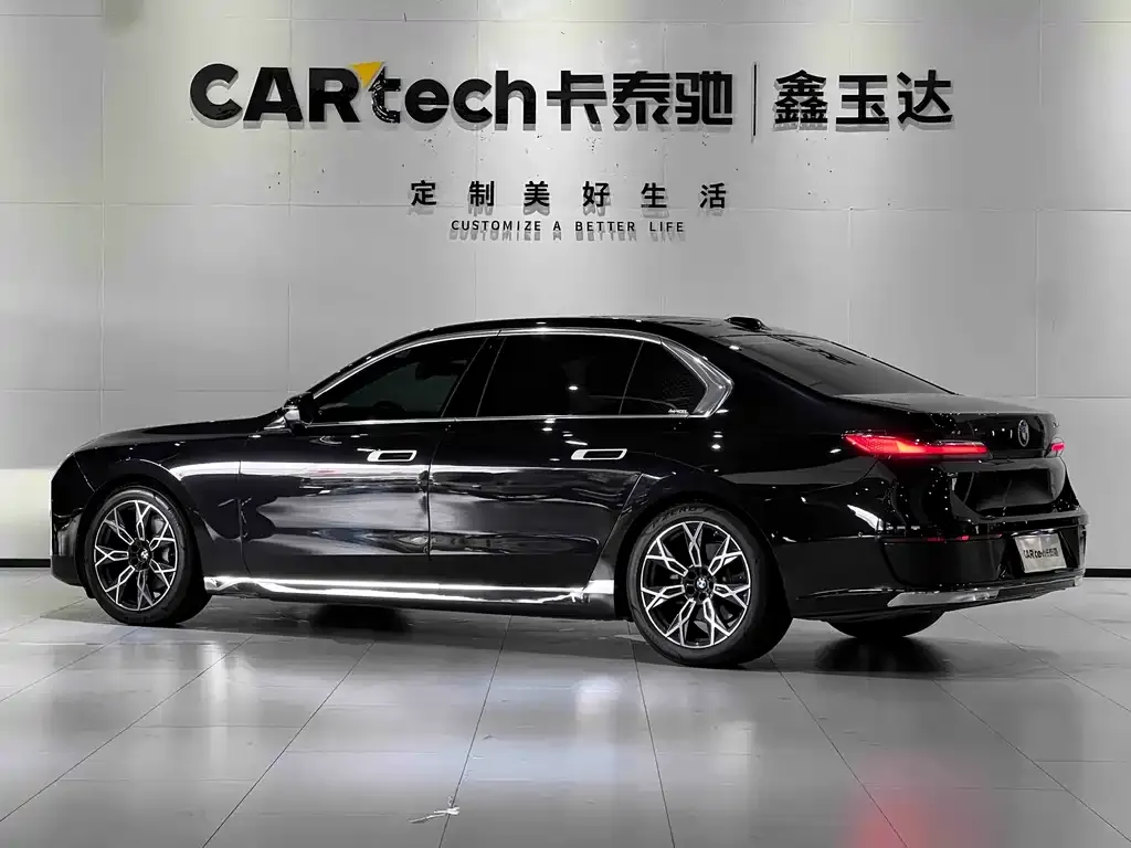 BMW 7 Series — фото 2