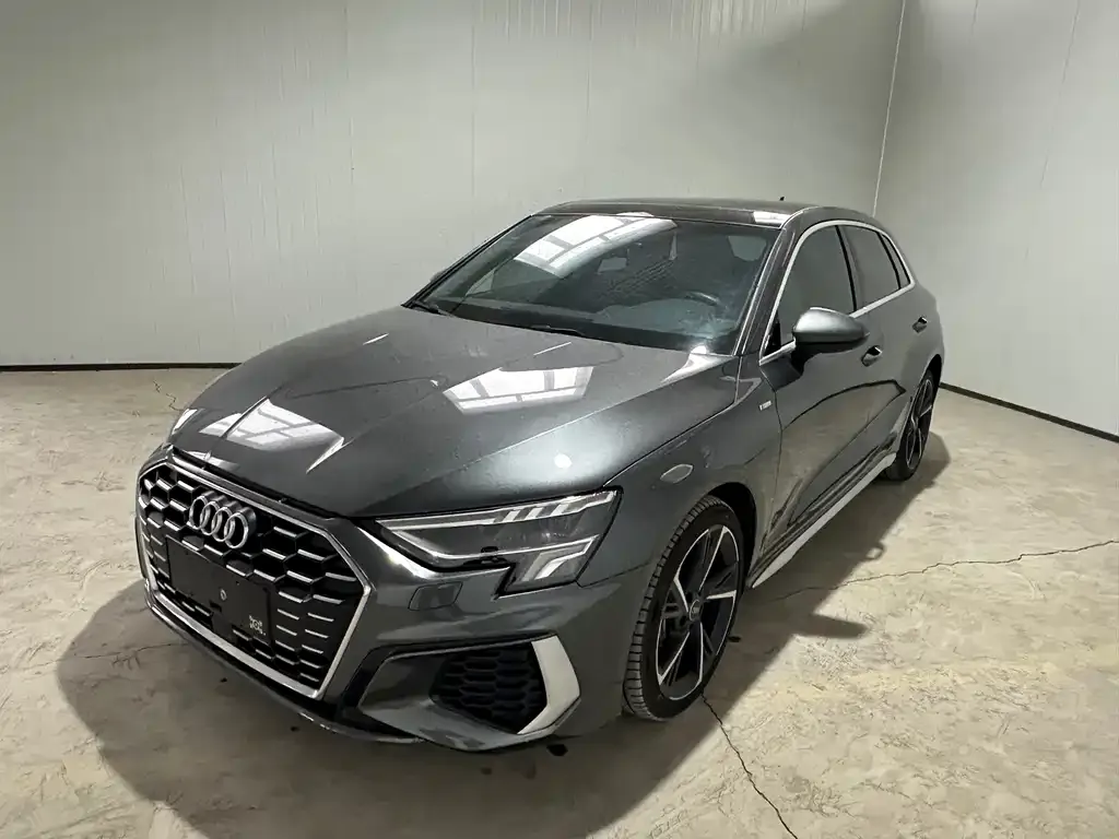 Audi A3 — фото 1